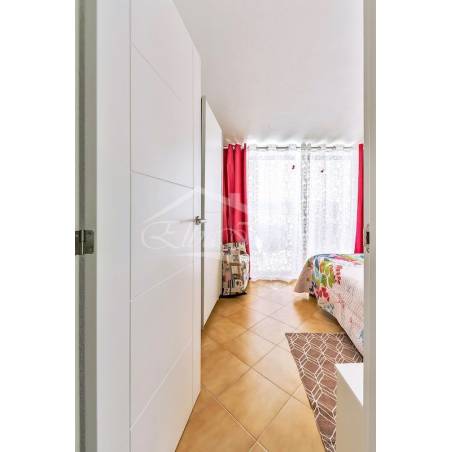 Sprzedaż - Nieruchomości - Dom piętrowy - Los Cristianos 1