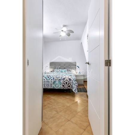 Sprzedaż - Nieruchomości - Dom piętrowy - Los Cristianos 1