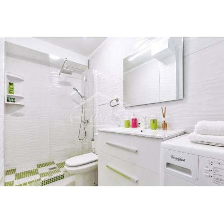 Sprzedaż - Nieruchomości - Dom piętrowy - Los Cristianos 1