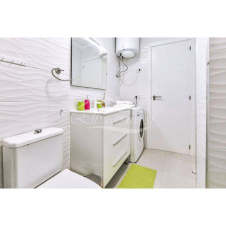 Sprzedaż - Nieruchomości - Dom piętrowy - Los Cristianos 1