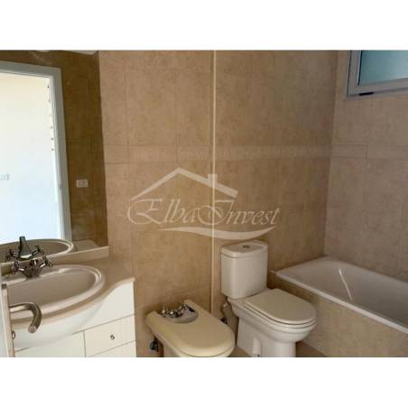 Sprzedaż - Nieruchomości - Dom piętrowy - Golf del Sur 3