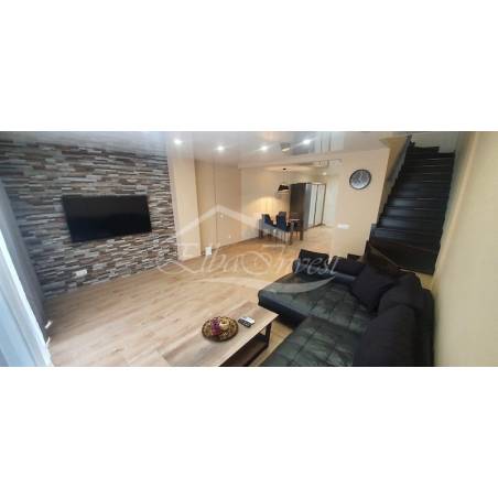 Sprzedaż - Nieruchomości - Dom piętrowy - Torviscas Alto 1