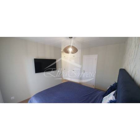 Sprzedaż - Nieruchomości - Dom piętrowy - Torviscas Alto 1