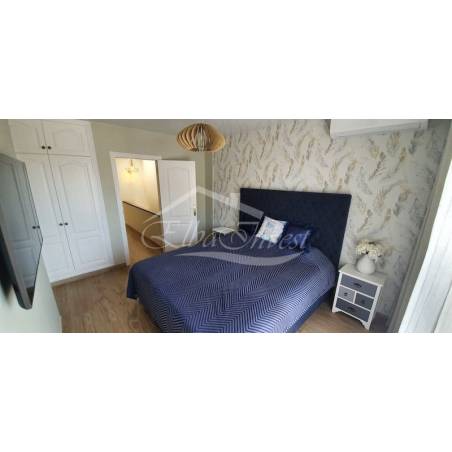 Sprzedaż - Nieruchomości - Dom piętrowy - Torviscas Alto 1