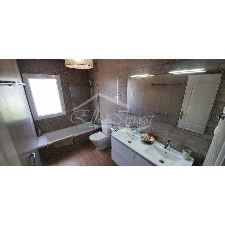 Sprzedaż - Nieruchomości - Dom piętrowy - Torviscas Alto 1