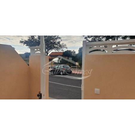 Sprzedaż - Nieruchomości - Dom piętrowy - Torviscas Alto 1