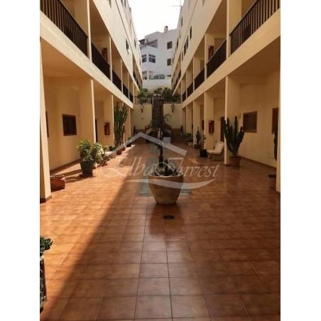 Sprzedaż - Nieruchomości - Dom piętrowy - Los Cristianos 2