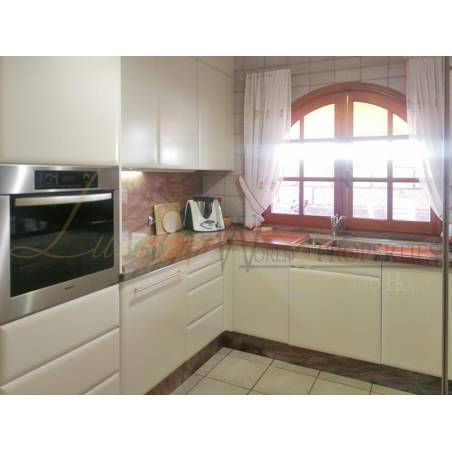 Sprzedaż - Nieruchomości - Dom / Apartament - Calle Armiche 1