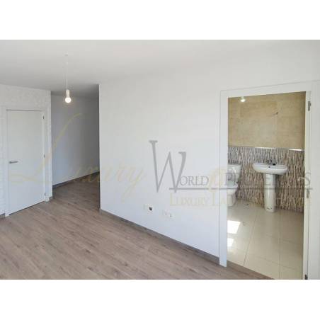Sprzedaż - Nieruchomości - Dom / Apartament - Calle la Calzada 1