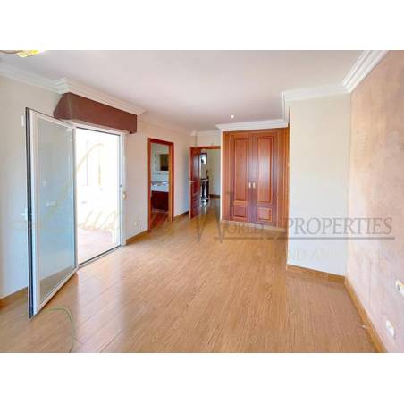 Sprzedaż - Nieruchomości - Dom / Apartament - Los Cristianos 1