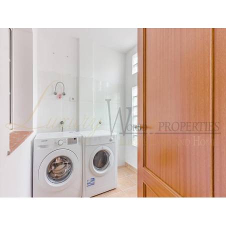 Sprzedaż - Nieruchomości - Dom / Apartament - El Medano 1