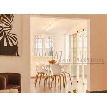 Sprzedaż - Nieruchomości - Dom / Apartament - Avenida Eugenio Dominguez Alfonso 1