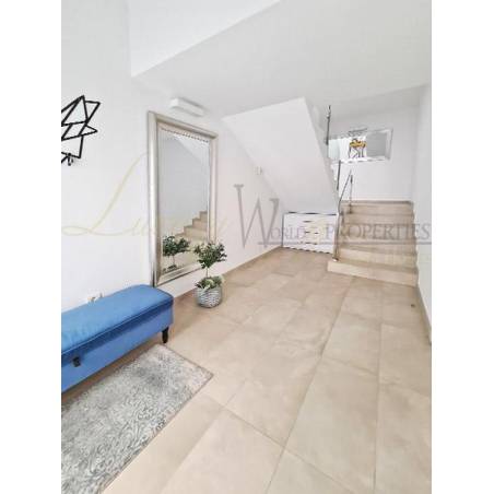 Sprzedaż - Nieruchomości - Dom / Apartament - Calle Luxemburgo 1