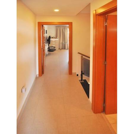 Sprzedaż - Nieruchomości - Dom / Apartament - Calle Beirut 2