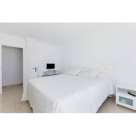 Sprzedaż - Nieruchomości - Dom / Apartament - Roque del Conde 5