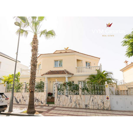 Sprzedaż - Nieruchomości - Dom / Willa - Adeje-El Galeon 1